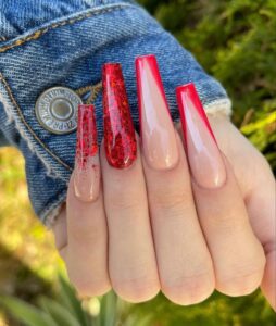 Stunning red nails that will highlight your looks